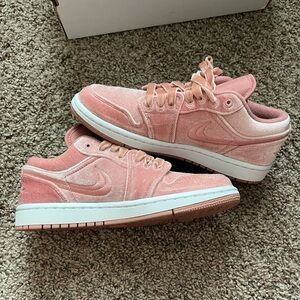 Air Jordan 1 low SE